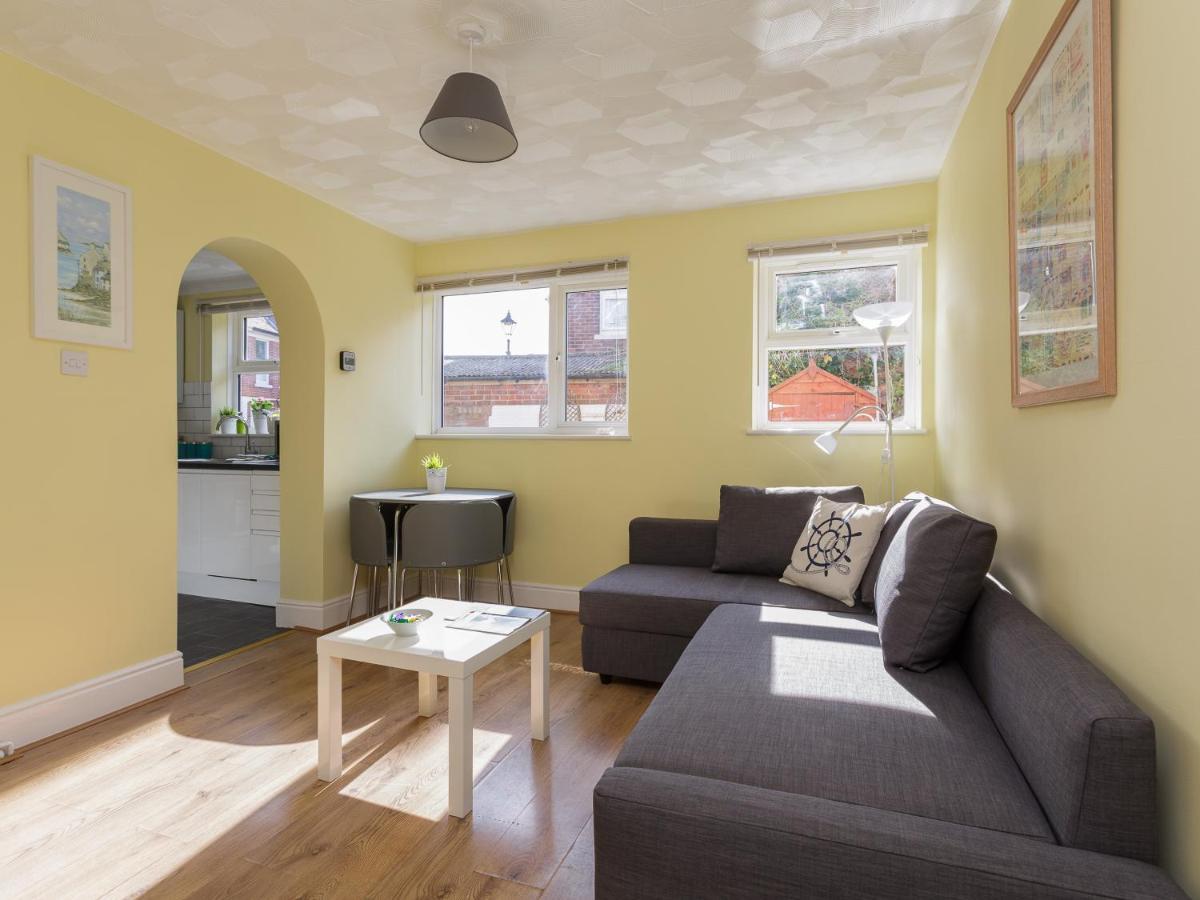 Stopover At Lowcay Apartment D With Allocated Parking Portsmouth Exterior foto