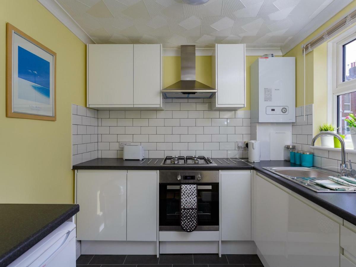 Stopover At Lowcay Apartment D With Allocated Parking Portsmouth Exterior foto